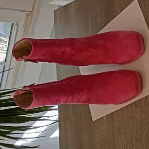 Stuart Weitzman Pink Suede Ankle Boots Size 6